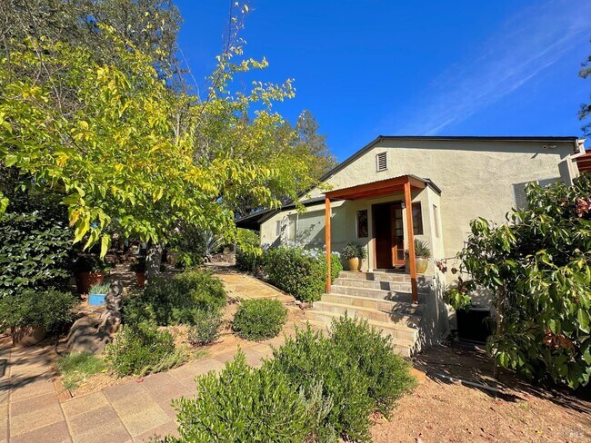 Foto del edificio - 926 Champion Ln