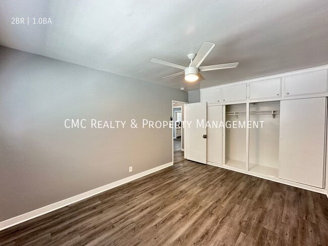 Foto del edificio - MODERN IMMENSE W/TONS OF STORAGE AND AVAIL...
