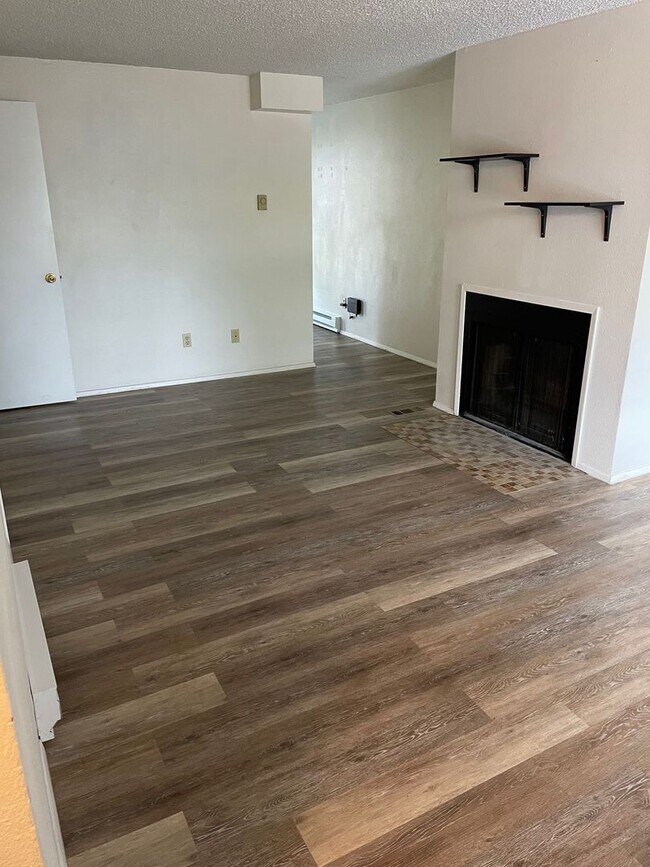 Building Photo - Mitchell St (2991)