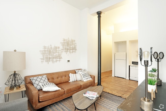 Living Room - Fort Des Moines