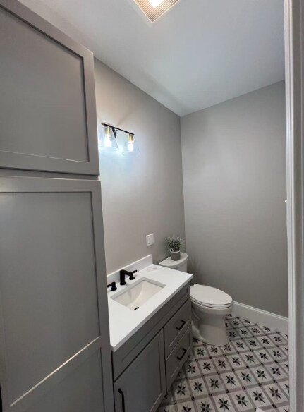 Building Photo - 33 Hovey St