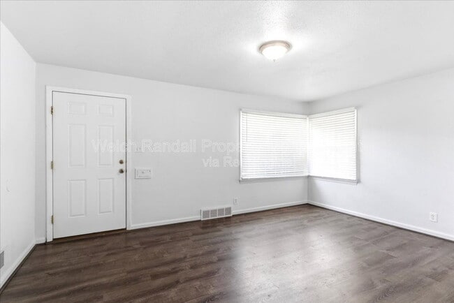 Building Photo - 2709 Gramercy Ave