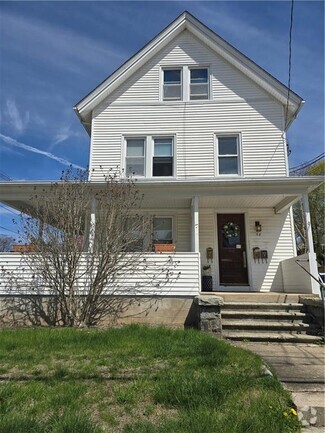 Building Photo - 58 School St
