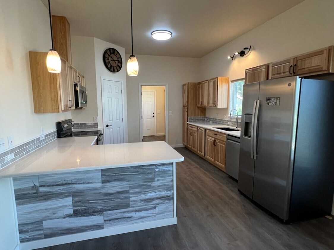 Primary Photo - Brand New Construction! 2 bed/ 2 bath with...
