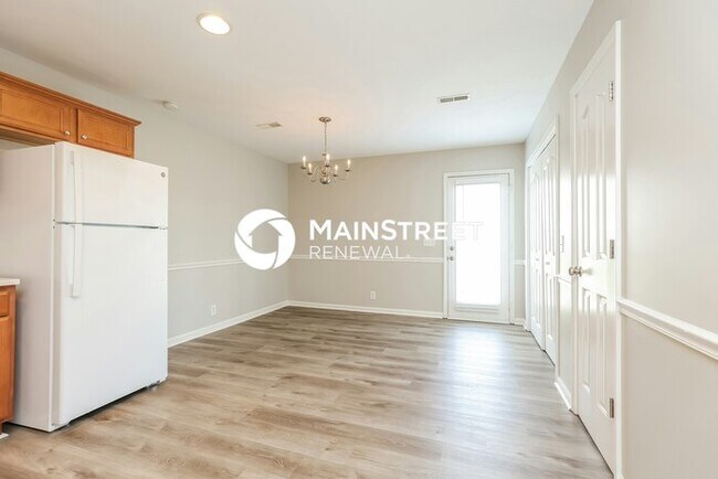 Foto del edificio - 3 Bedroom Pet-Friendly Home in LA VERGNE, TN with Main Street Renewal