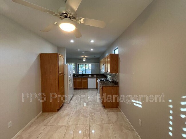Building Photo - 18678 N Granite Ct