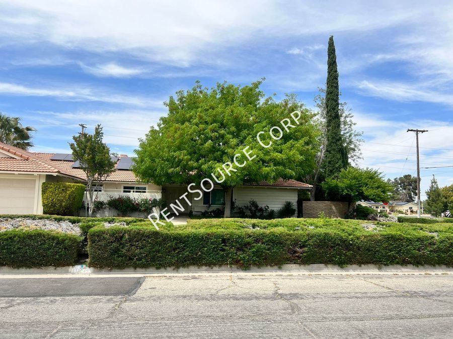 COMING SOON 3 Bedroom, 2.5 Bathroom Pool... House for Rent in