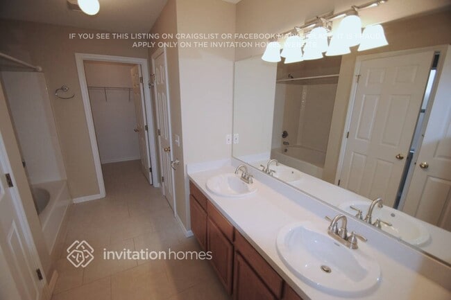 Foto del edificio - 1064 Kingfisher Way