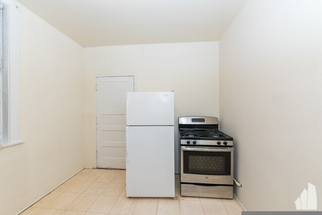 Foto del edificio - 843 W Cornelia Ave