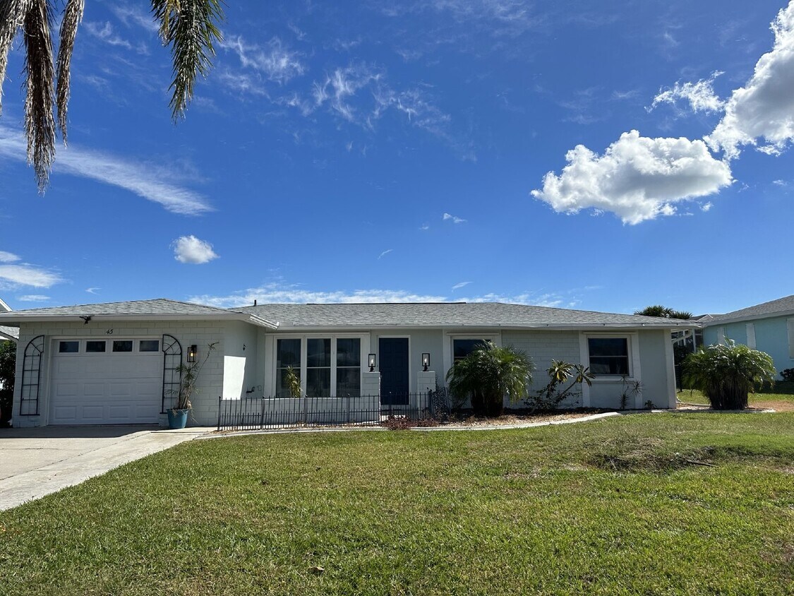 45 Oakland Hills Ct, Rotonda West, FL 33947 Room for Rent in Rotonda