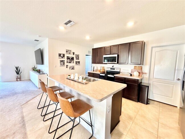 Foto del edificio - 2371 Brassie Ct