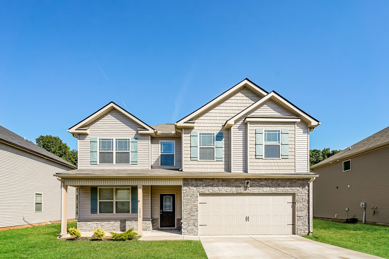 Foto principal - 1200 Black Oak Cir, Clarksville, TN