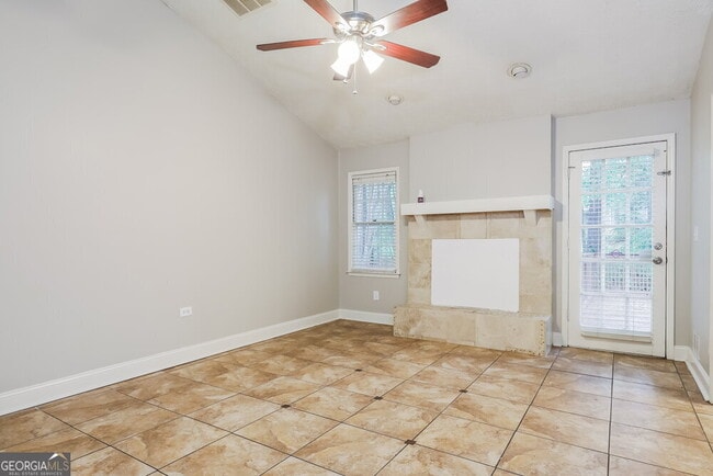 Building Photo - 1019 River Stone Ct