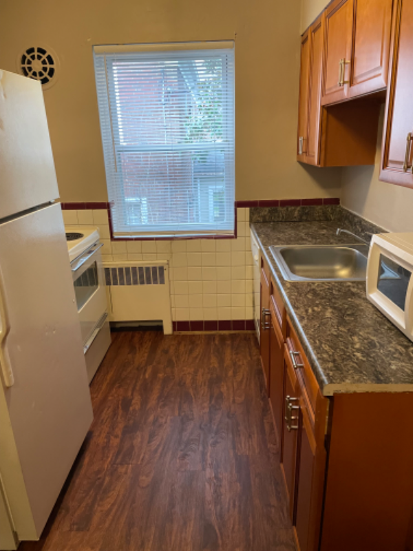 Building Photo - 40 Pleasant Ridge Ave