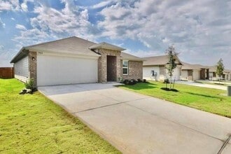 Building Photo - 5905 Ronee Leah Dr