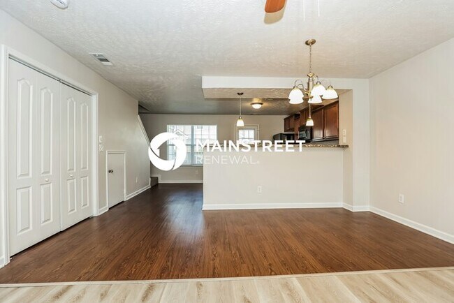 Foto del edificio - 3 Bedroom Pet-Friendly Home in La Vergne, TN with Main Street Renewal