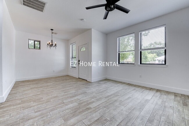 Building Photo - 5121 Southwind St