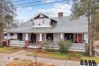 Building Photo - 2021 Chapel Hill Rd