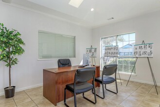 Building Photo - The Hayes Apartments