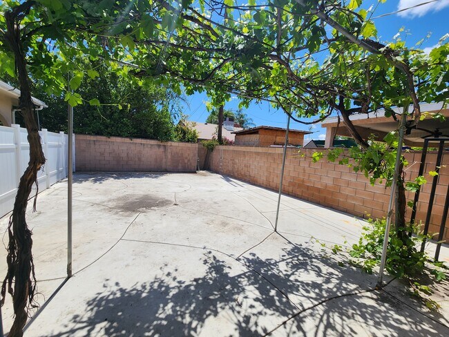 Foto del edificio - 14610 Cohasset St