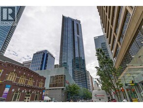 Building Photo - 1111 Alberni St