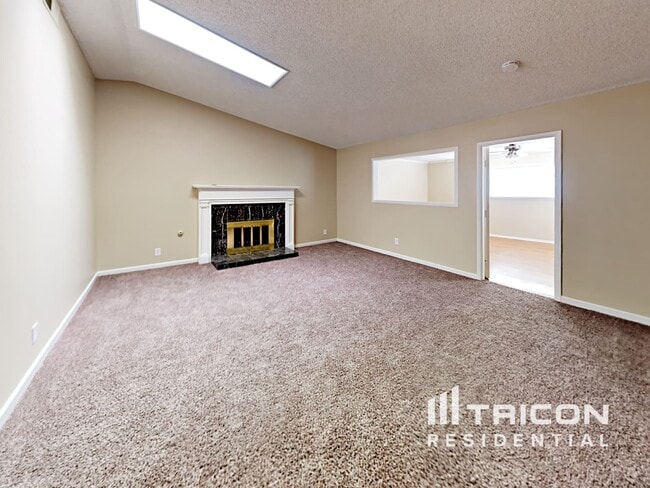 Building Photo - 3959 Monja Cir