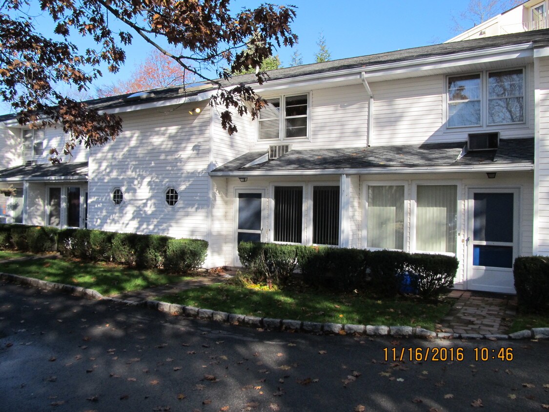 45 Highview Ave, Stamford, CT 06907 Condo for Rent in Stamford, CT