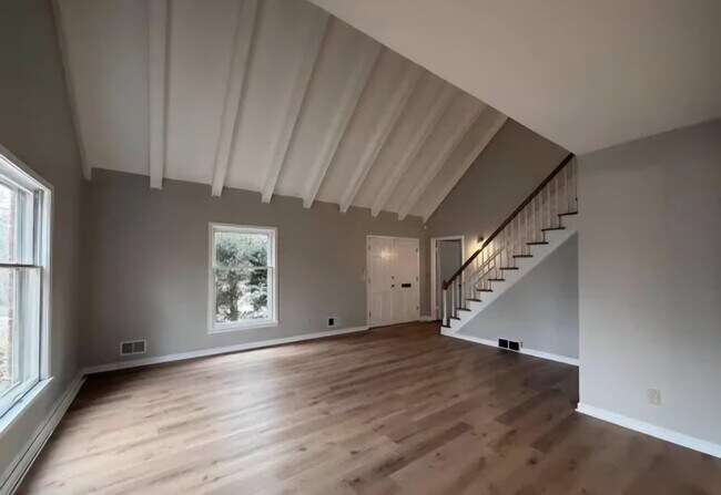 Foto del edificio - 634 Cherrywood Dr