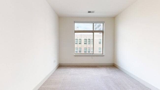 Interior Photo - 322 on North Broad