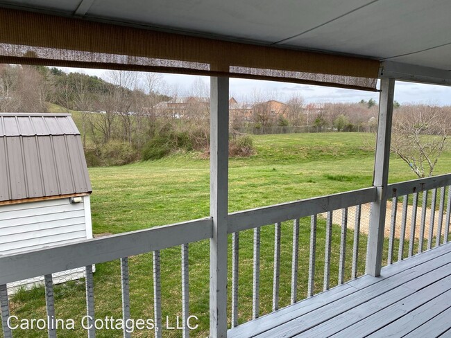 Building Photo - 3 br, 2 bath House - 512 Howard Gap Rd