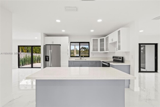 Foto del edificio - 8631 NW 24th Ct