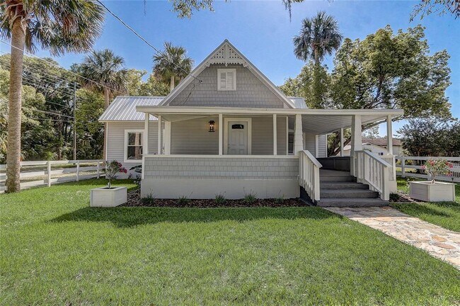 Foto del edificio - 246 N Oak Ave