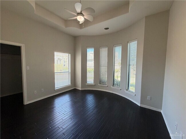 Foto del edificio - 8 Frio Dr