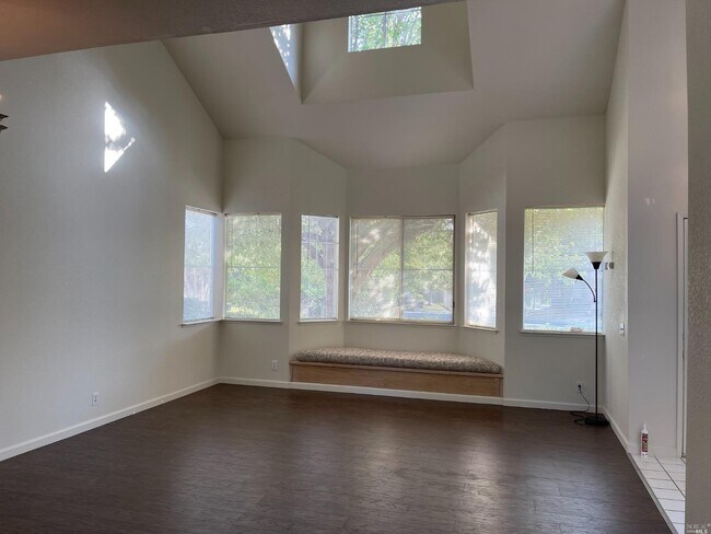 Foto del edificio - 163 Bridgeview Pl