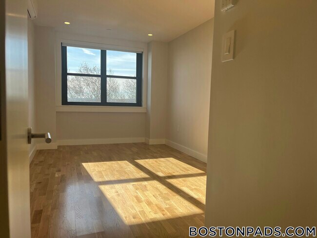 Foto del edificio - 1410 Columbia Rd