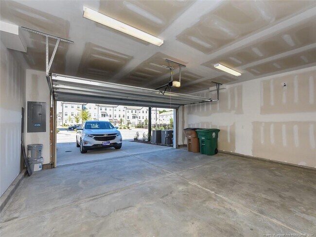 Building Photo - 531 Bistre Dr