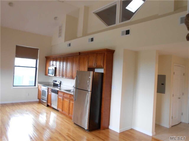 Building Photo - 39 Mineola Blvd