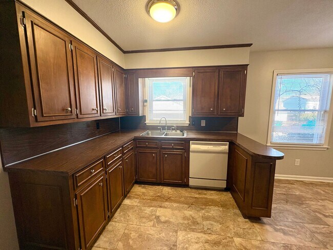 Building Photo - 60 Franwood Dr