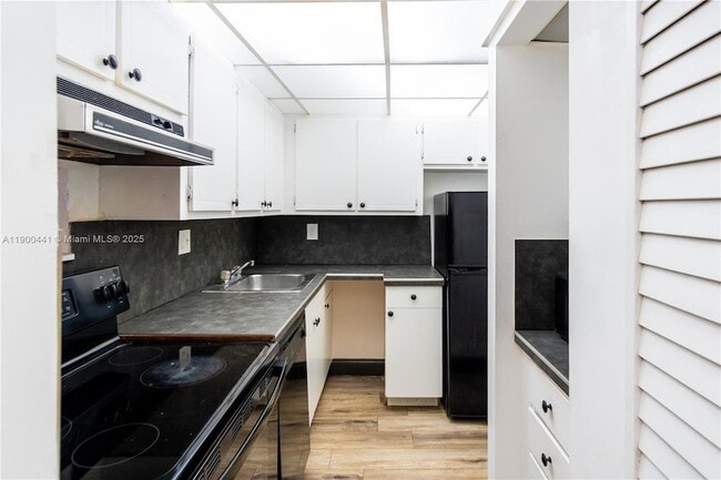 Foto del edificio - 10500 SW 108th Ave