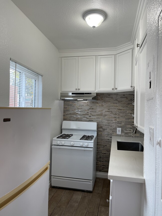 Kitchen - 2663 Zoe Ave