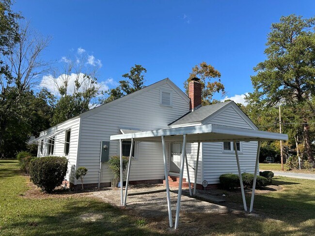 Foto del edificio - Modernized 3 bed 1 bath house