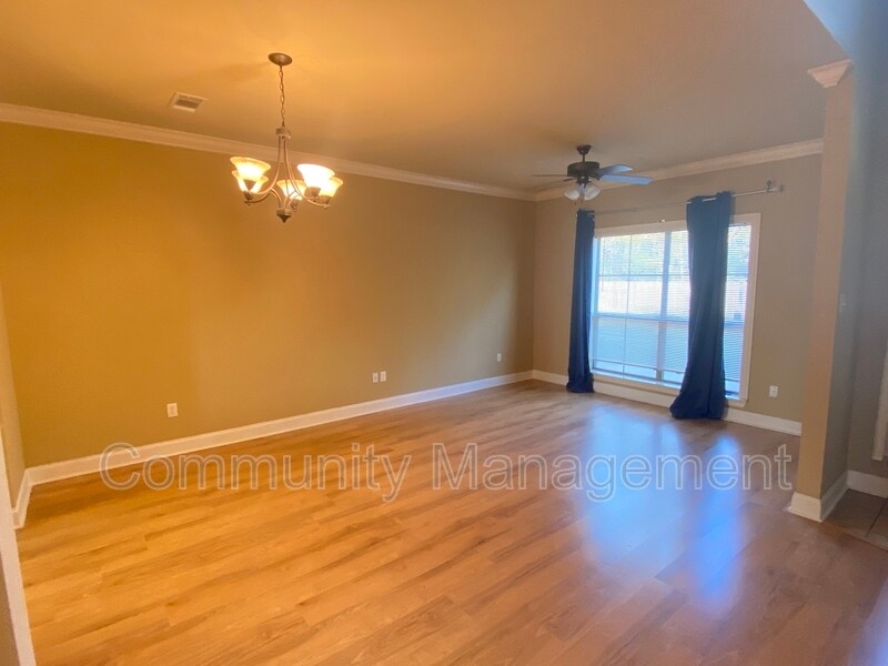 24247 Chateau de Chene Blvd, Walker, LA 70785 Townhome Rentals in