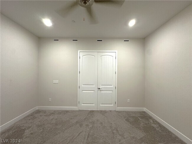 Building Photo - 624 Sylvan St