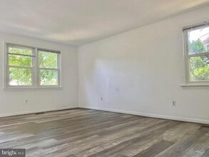 Building Photo - 7351 Crestleigh Cir