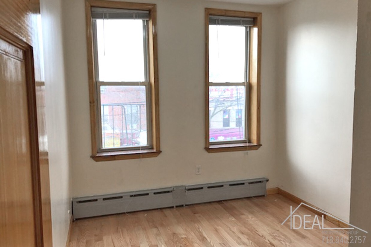 Foto principal - 5013 8th Ave