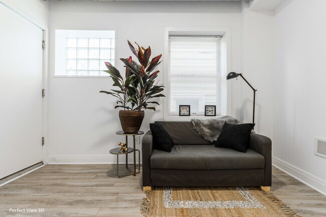 Foto del edificio - 5037 W Byron St