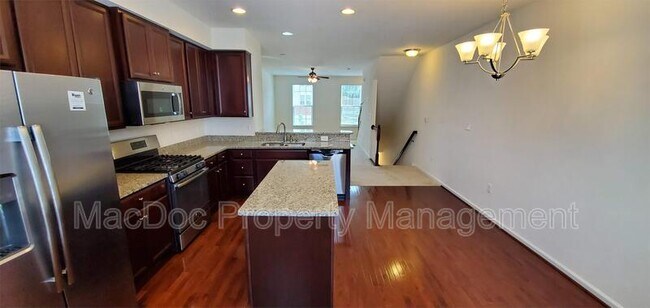 Building Photo - 1671 Dorothy Ln