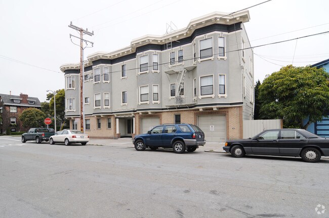 Building Photo - 106 18th Ave