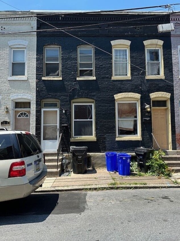 Primary Photo - 2 Bedroom 2 Bathroom Row Home For Rent In ...