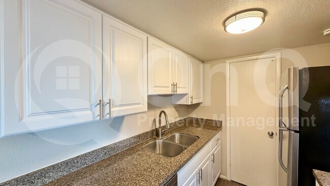 Foto del edificio - 5304 W Hearn Rd